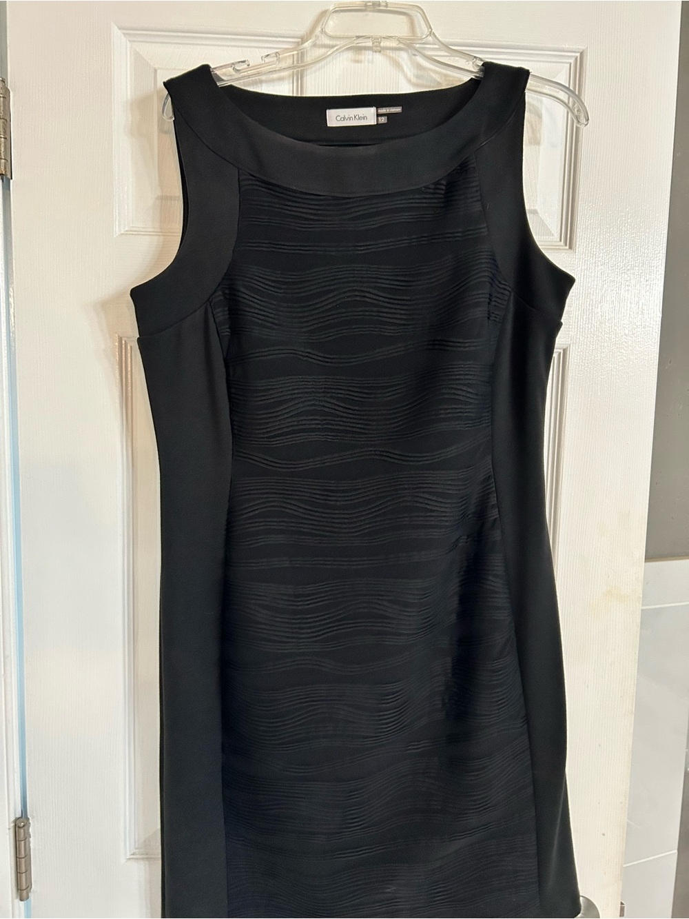 Calvin Klein Black Sleeveless Wave-Texture Sheath Dress